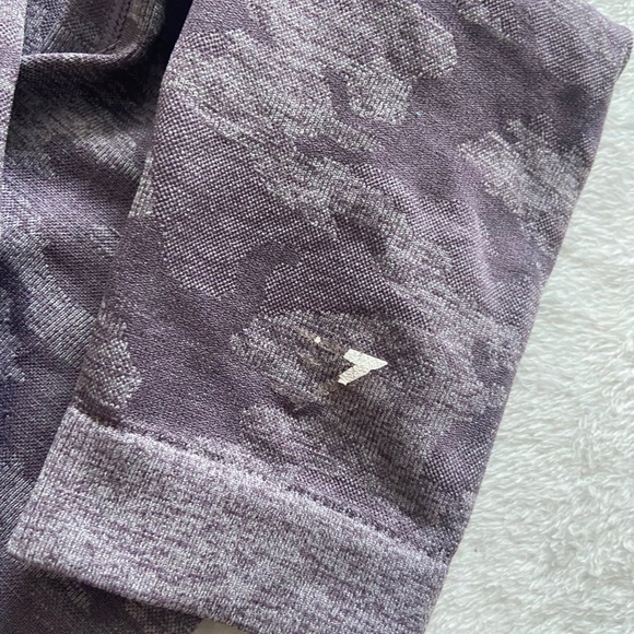 Gymshark OG Camo Leggings Lavendar - Picture 2 of 7